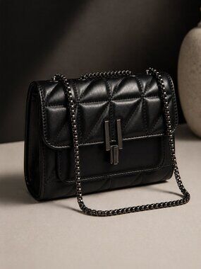 Black Quilted Shoulder Bag Chain Strap Minimal Luxury Designer Style